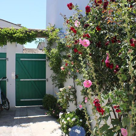 Appartement Beau T3 *** pour 2 à 4 pers avec patio privatif à La Couarde-sur-Mer Extérieur photo