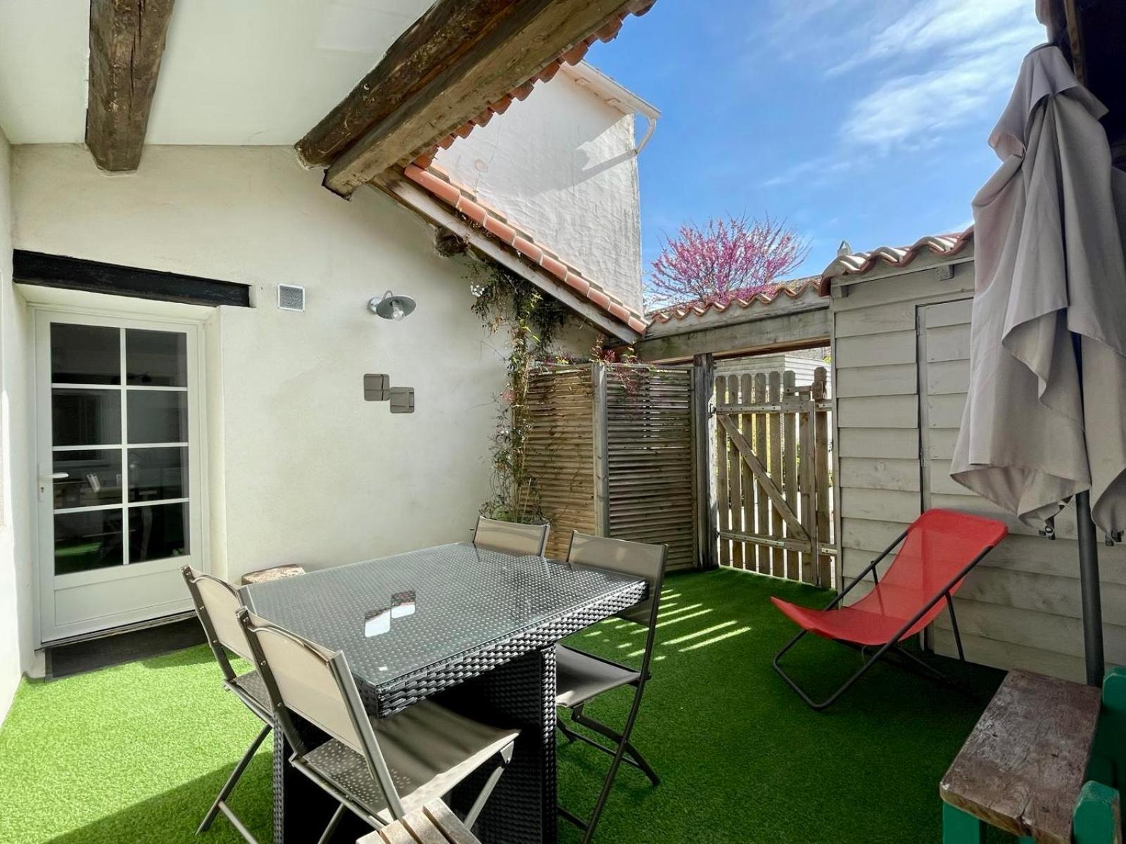 Appartement Beau T3 *** pour 2 à 4 pers avec patio privatif à La Couarde-sur-Mer Extérieur photo