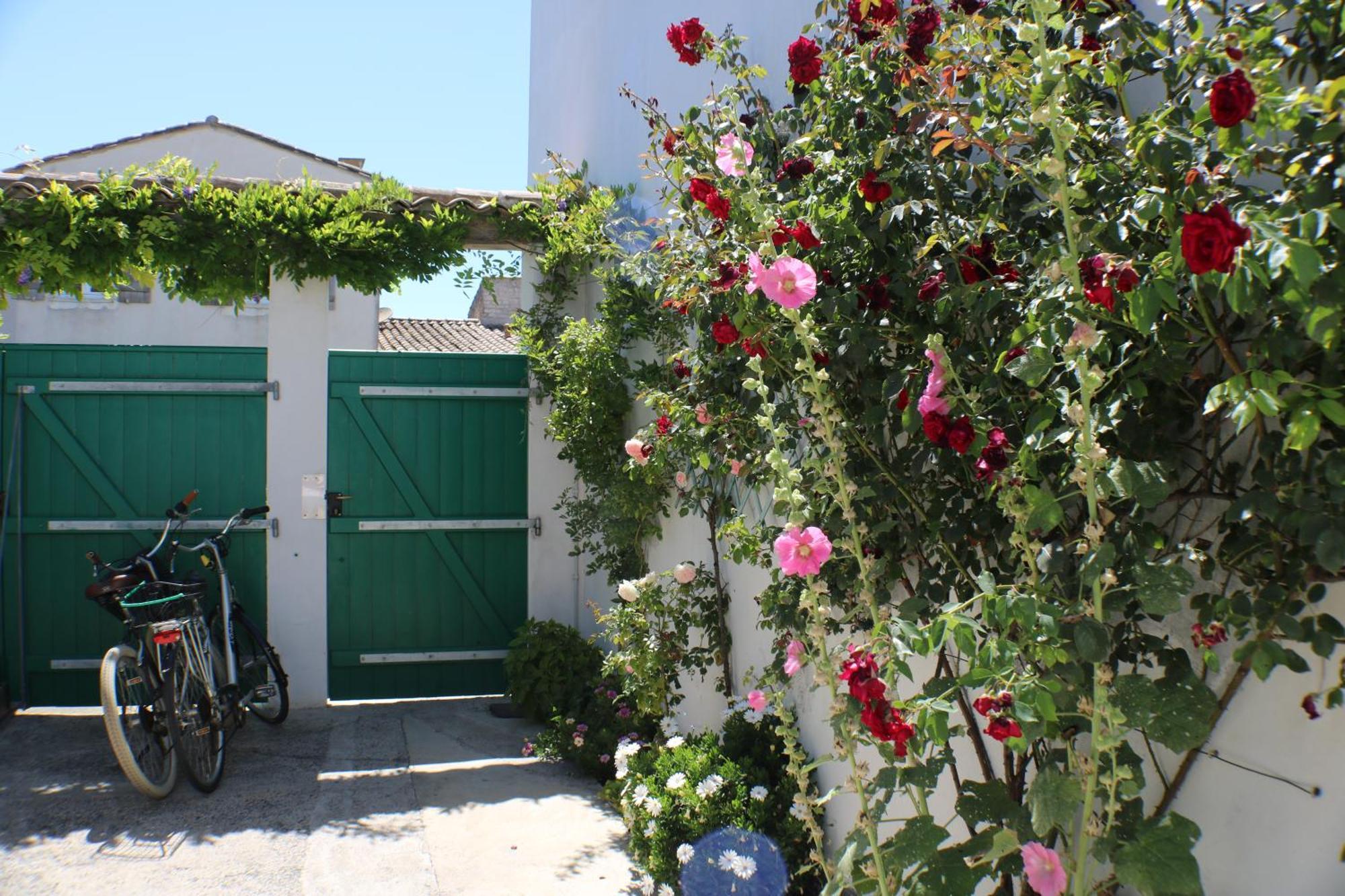 Appartement Beau T3 *** pour 2 à 4 pers avec patio privatif à La Couarde-sur-Mer Extérieur photo